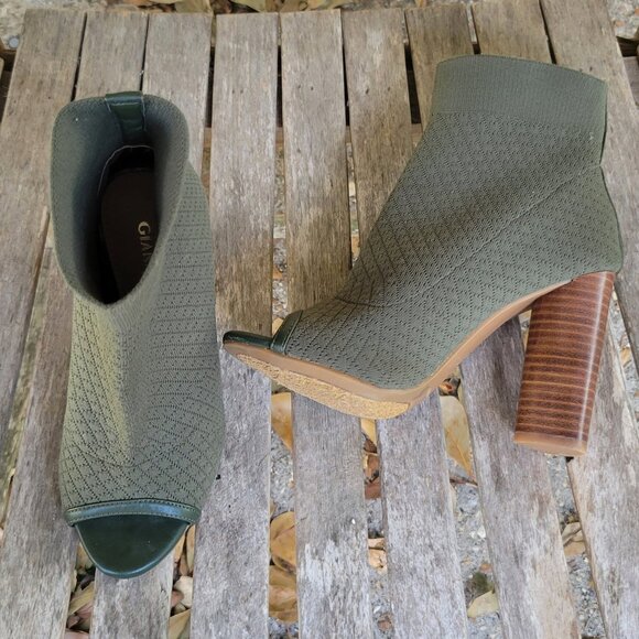 New GIANNI BINI Bergen Olive Green Stretch Peep Toe Sock Booties 5.5 - Picture 5 of 5